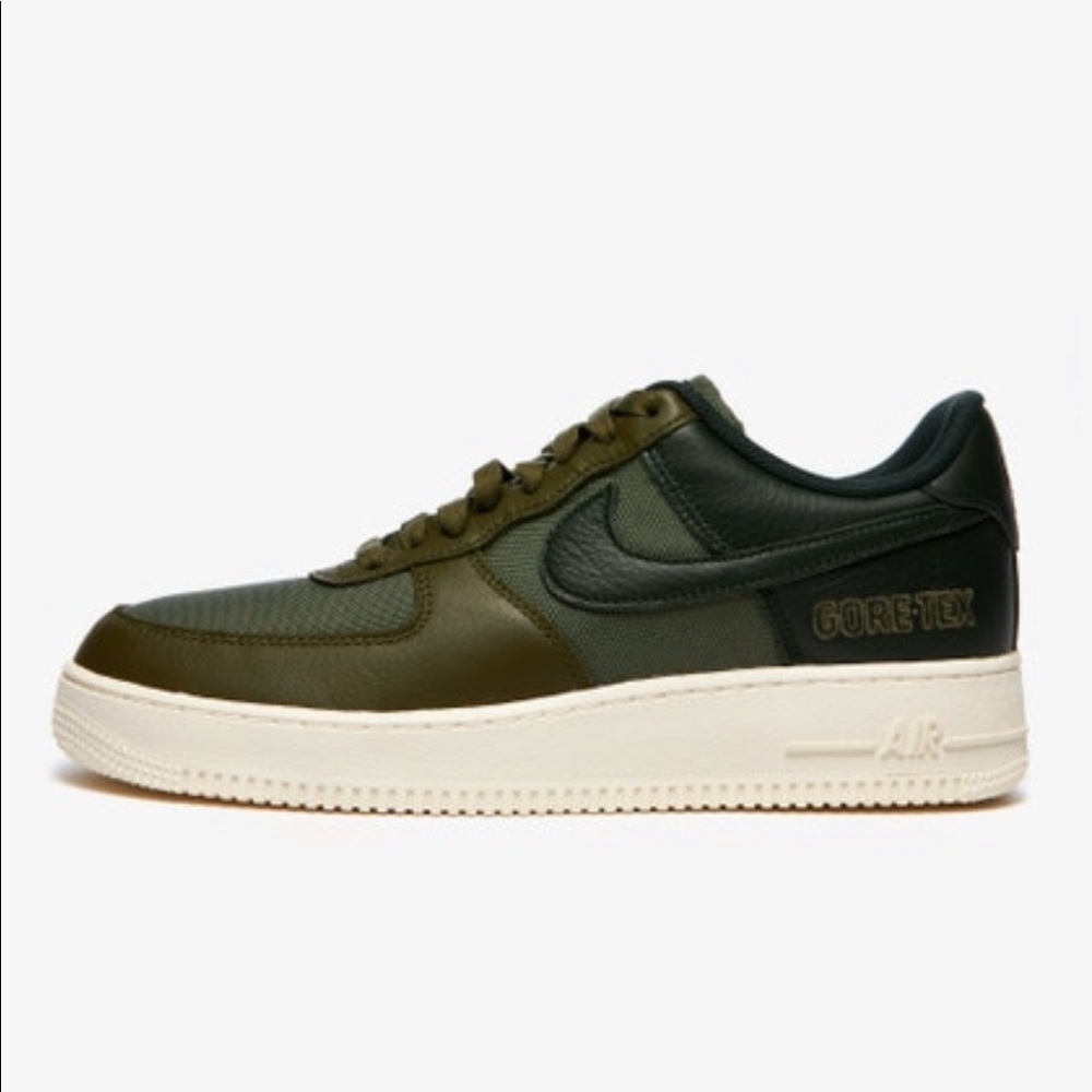 Nike Air Force 1 GTX Men's SZ 7/Women's Size 8.5
